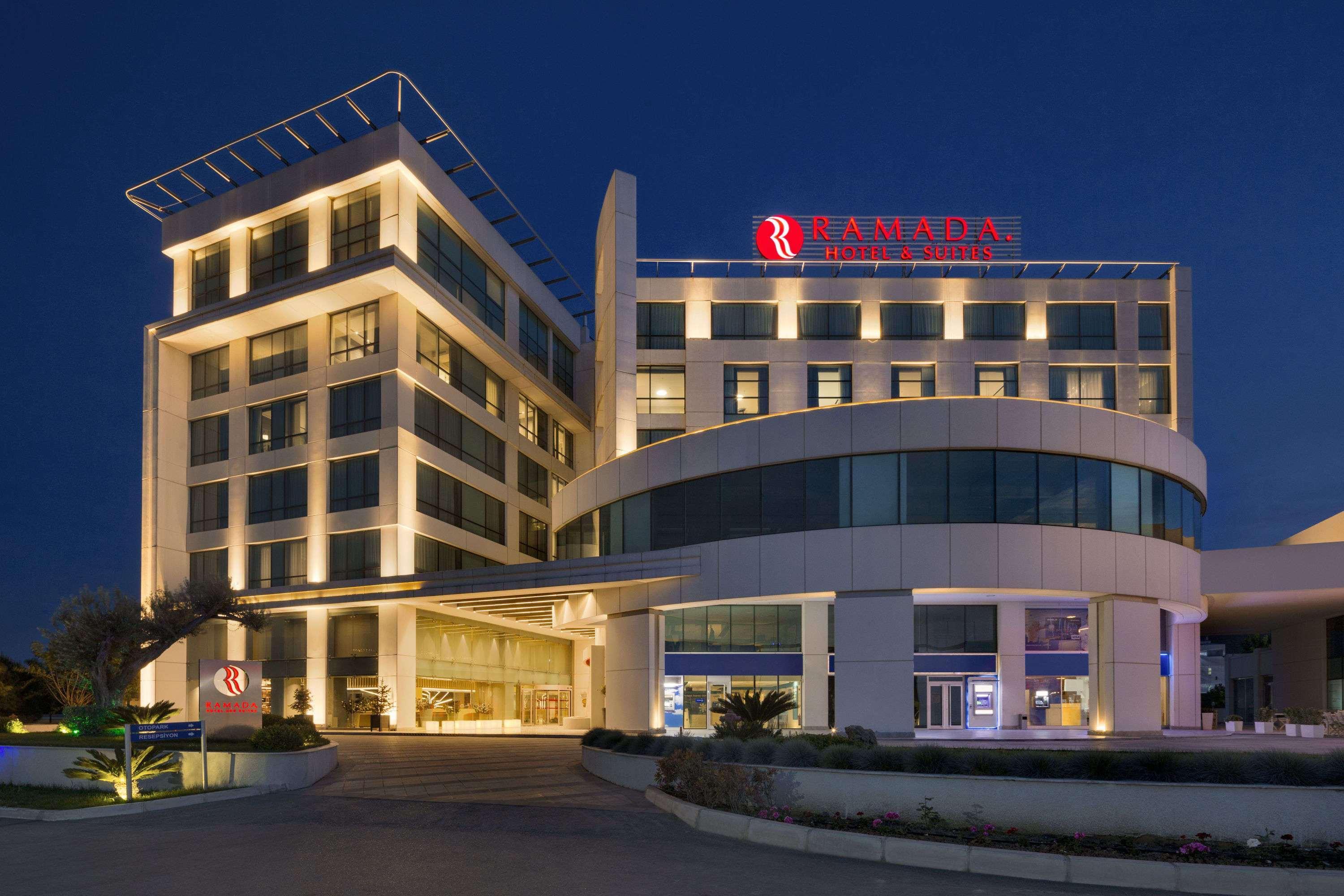 Ramada Hotel & Suites By Wyndham Izmir Kemalpasa Экстерьер фото