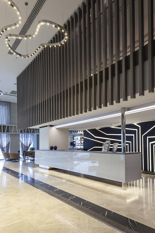 Ramada Hotel & Suites By Wyndham Izmir Kemalpasa Экстерьер фото